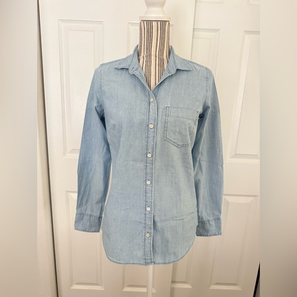 J. Crew Tops - J.Crew Chambray Shirt XS Light Wash Button Down Cotton Denim Top